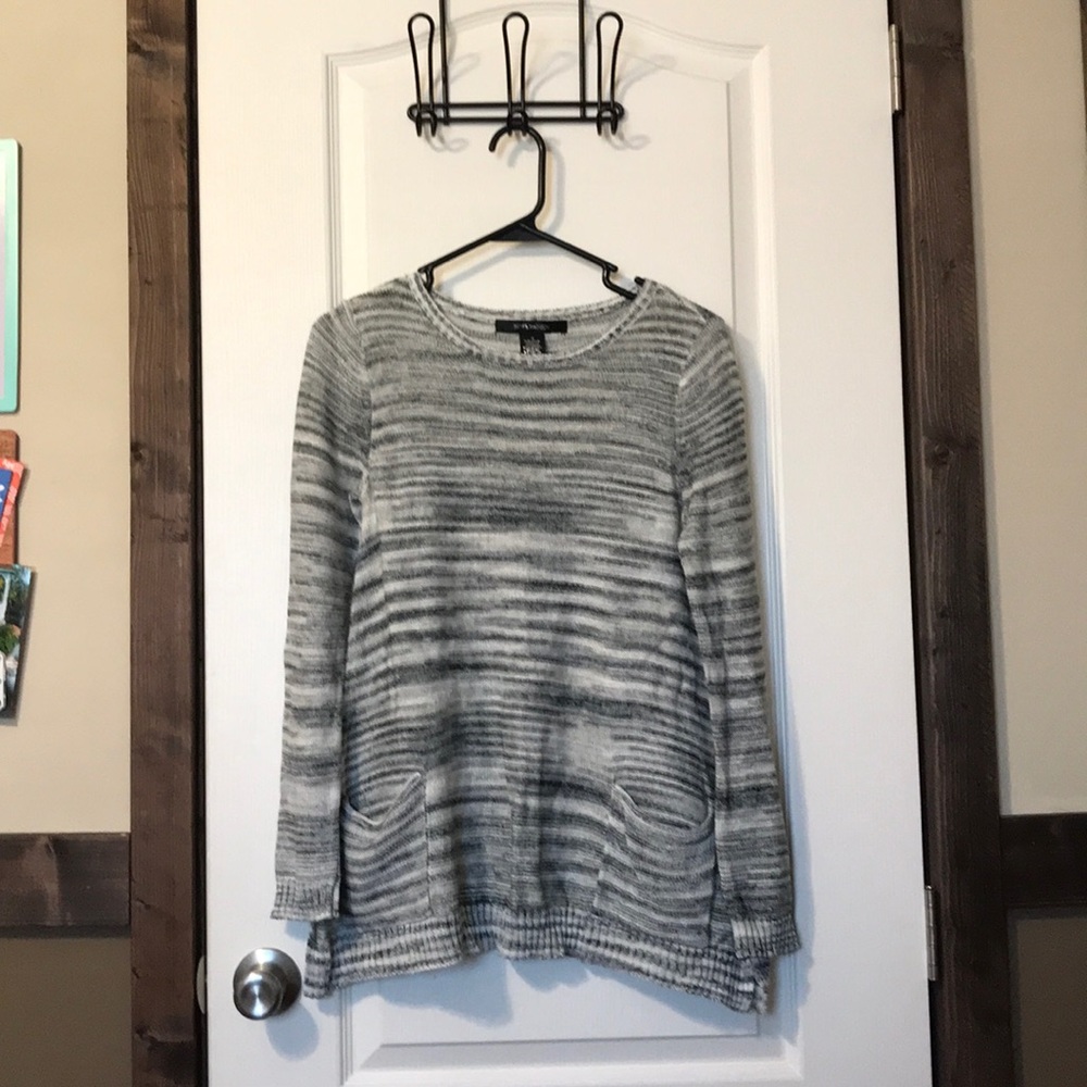 Super cute gray sweater